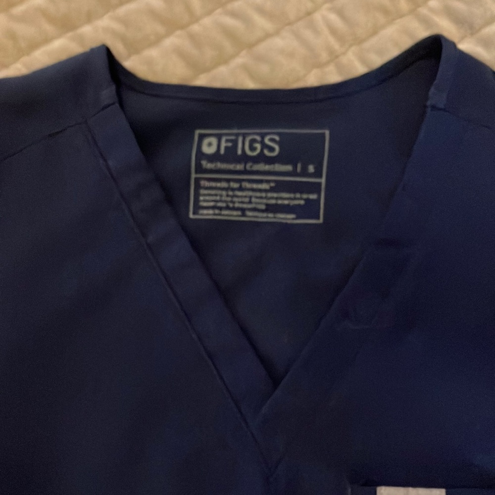 Figs navy small top/ small petite pants